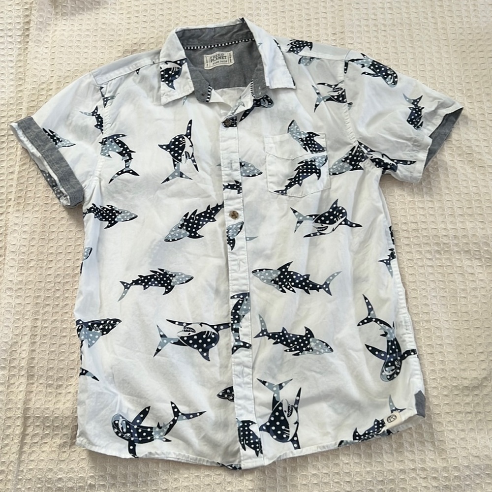 Boys shirt size 14-16 like new